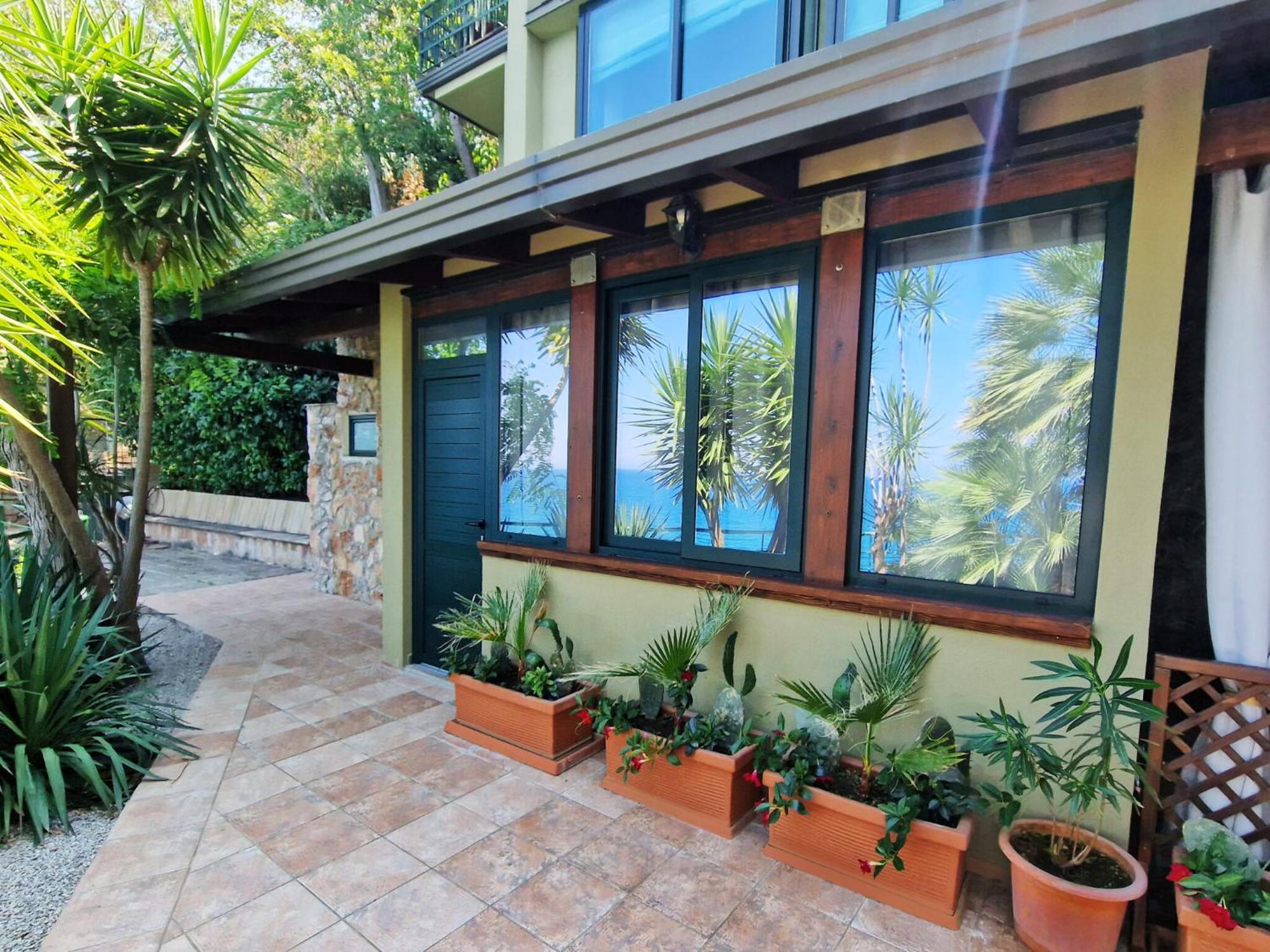 Villa Anita Apartments Capo d'Orlando Exterior photo