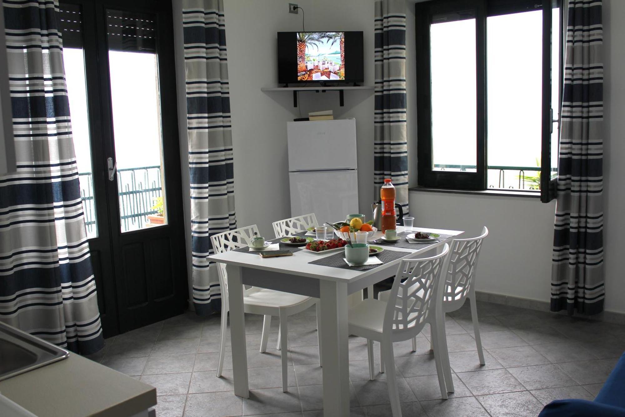 Villa Anita Apartments Capo d'Orlando Exterior photo